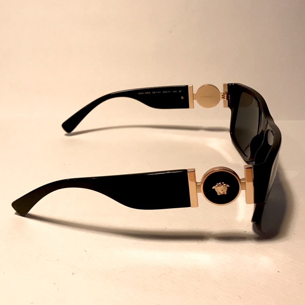 Authentic VERSACE polarized sunglasses Squared Medusa Medallion
